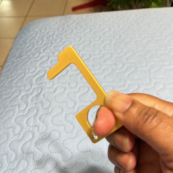 “Touch less key” NWT Pack of 3 - Picture 2 of 9